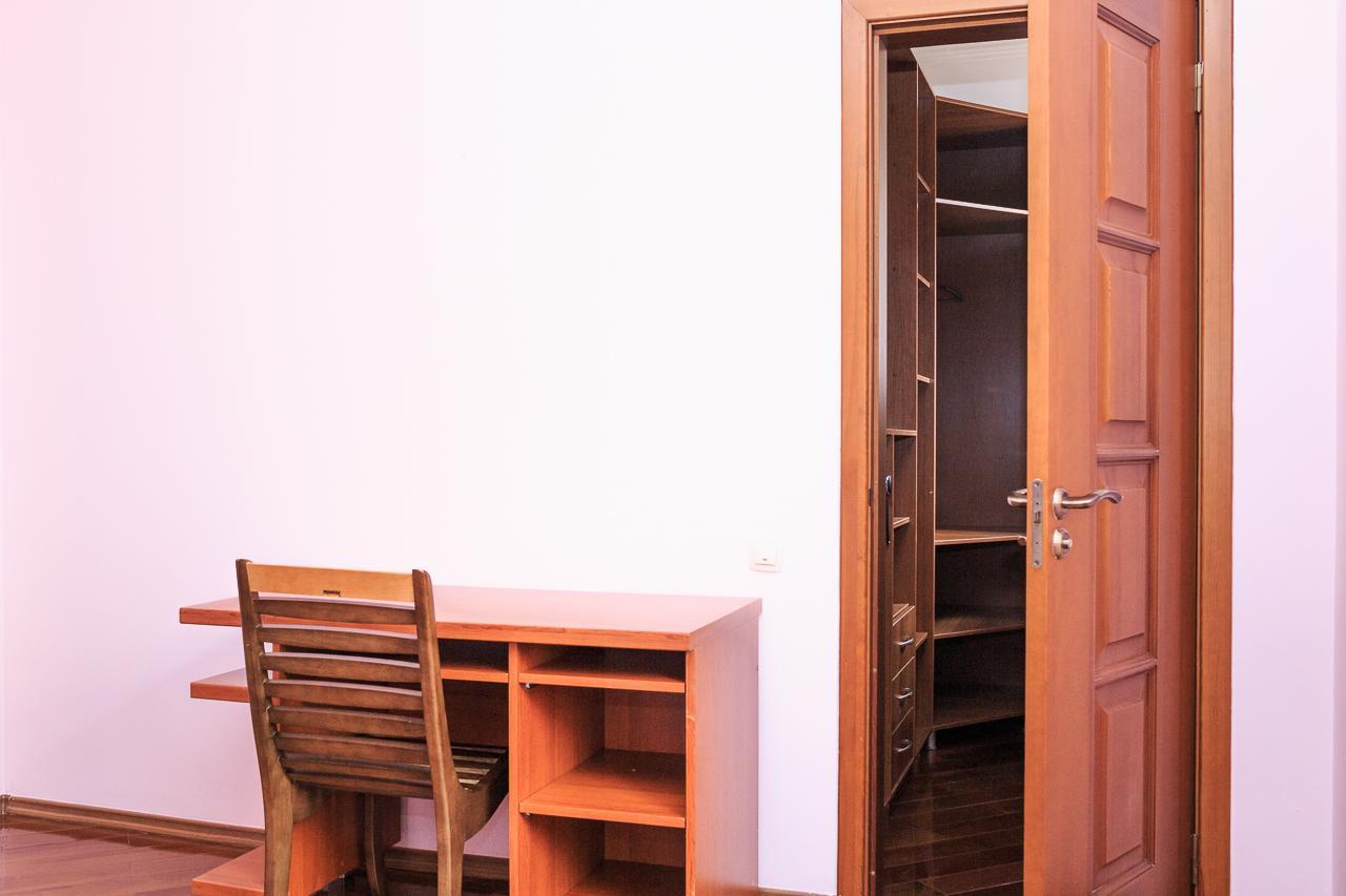 "European" Backpackers Hostel In Almati Kültér fotó