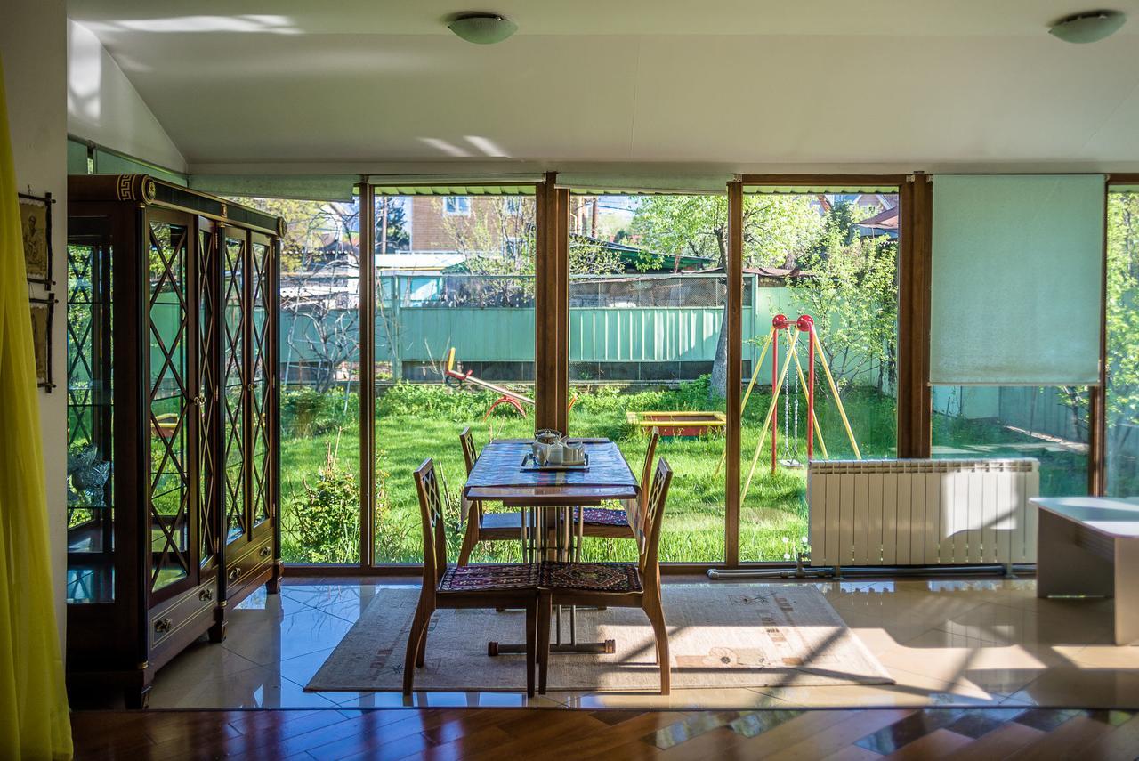 "European" Backpackers Hostel In Almati Kültér fotó