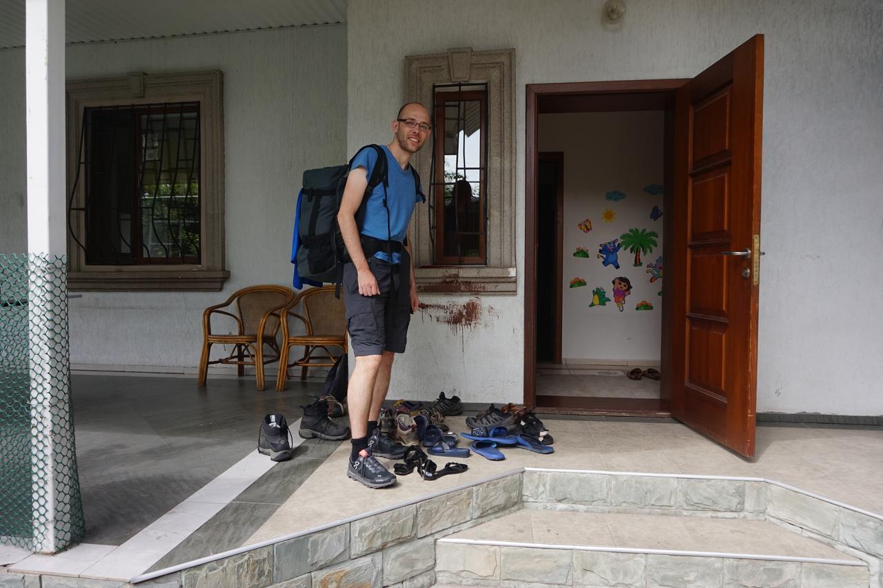 "European" Backpackers Hostel In Almati Kültér fotó