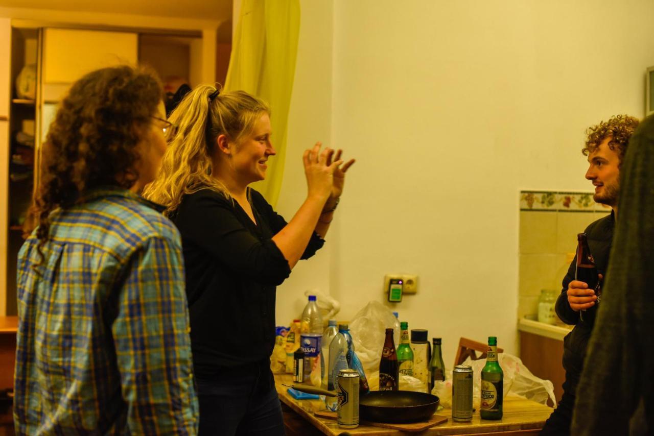"European" Backpackers Hostel In Almati Kültér fotó