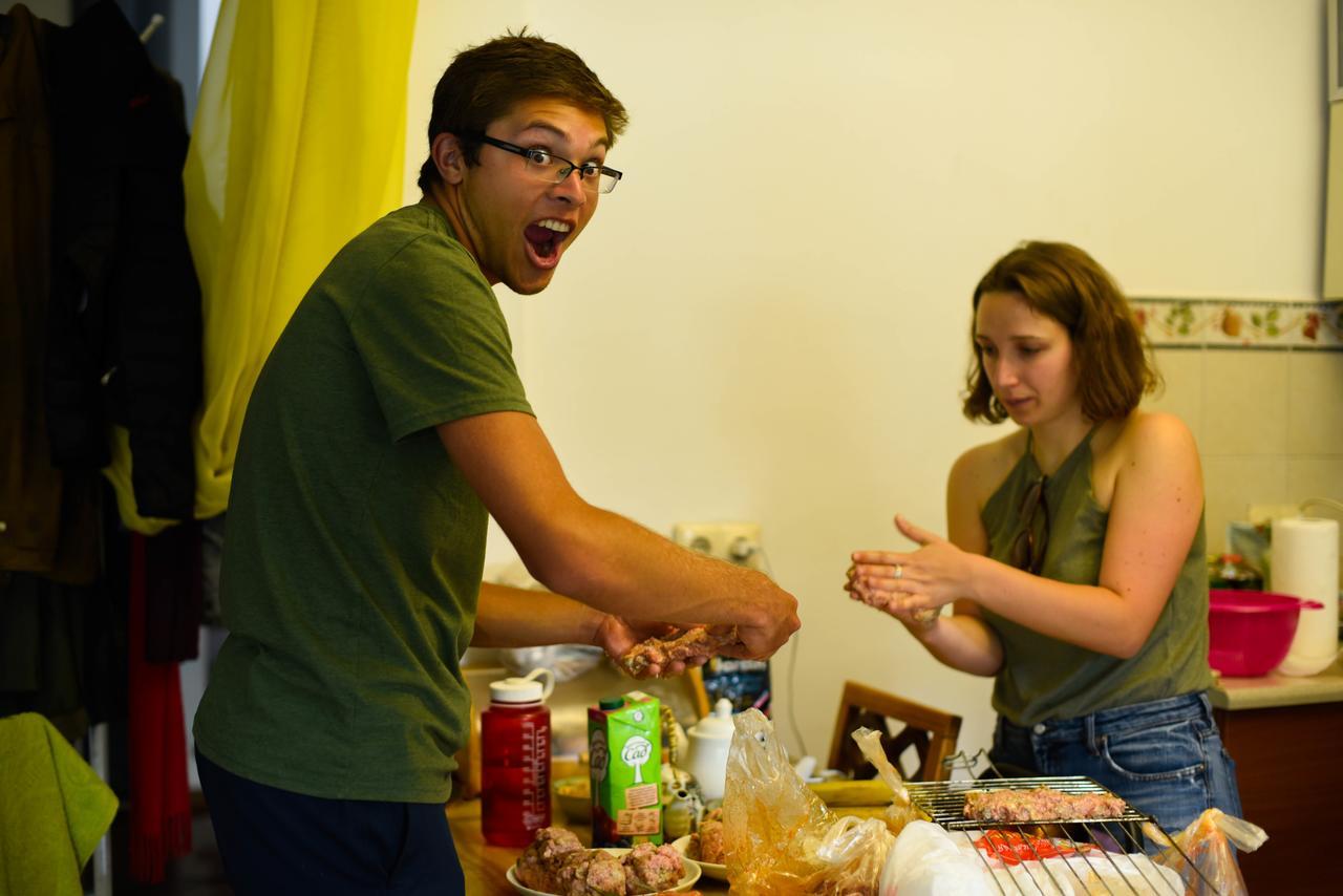 "European" Backpackers Hostel In Almati Kültér fotó
