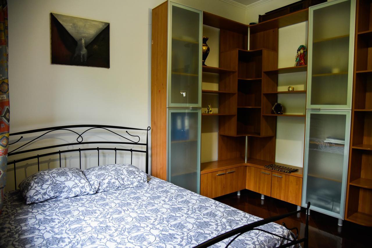 "European" Backpackers Hostel In Almati Kültér fotó